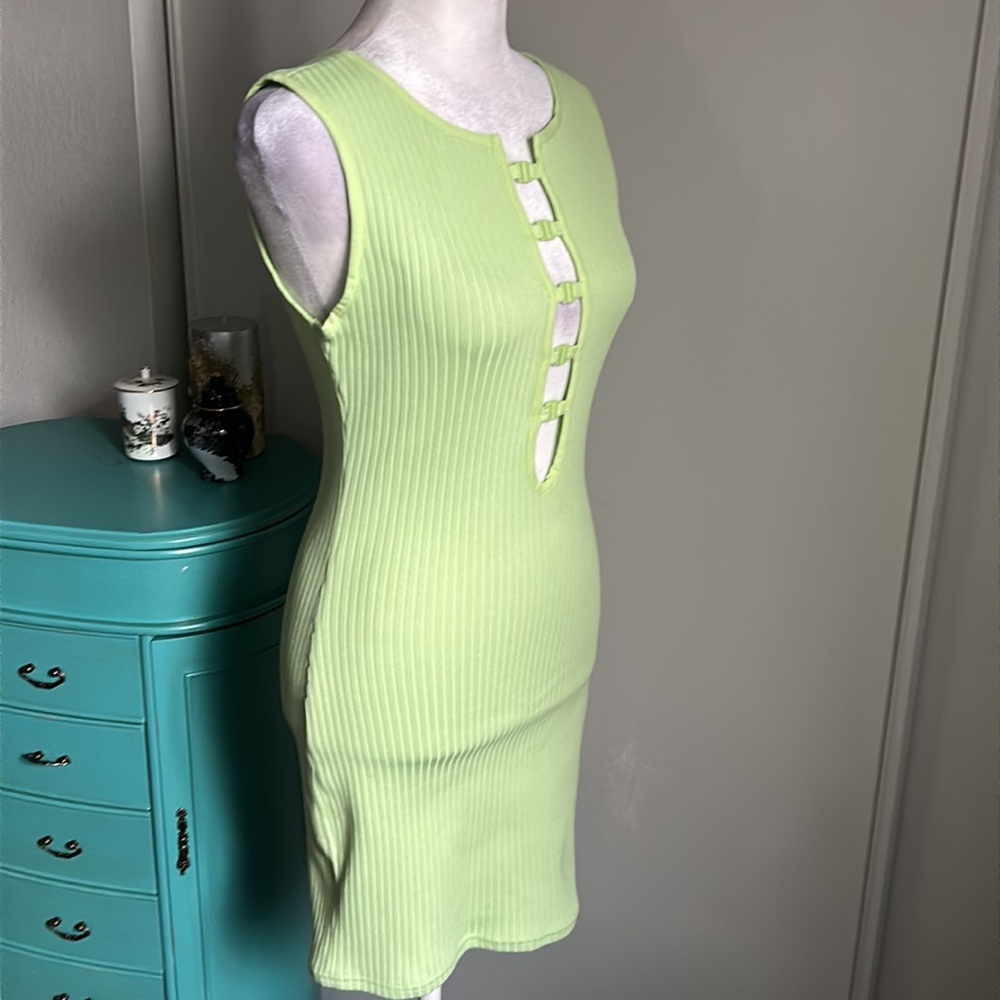 Forever 21 Sleeveless Ribbed Bodycon Mini Dress with caged Deep V-Neckline - Picture 3 of 7